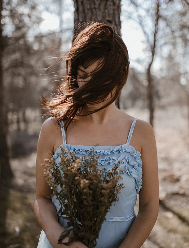 Novia vintage en el bosque